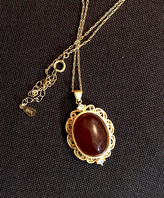 18K Gold Plated Natural Agate And White Crystal Necklace - Vintage Style