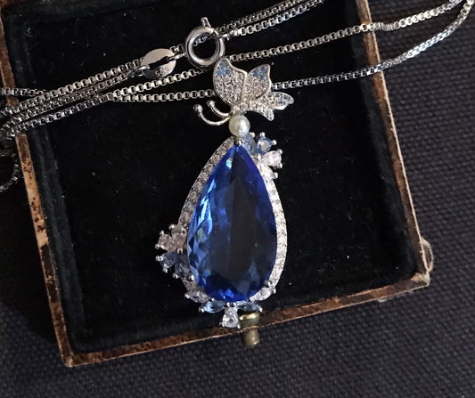 18K White Gold Plated Blue Crystal Necklace - Vintage Style