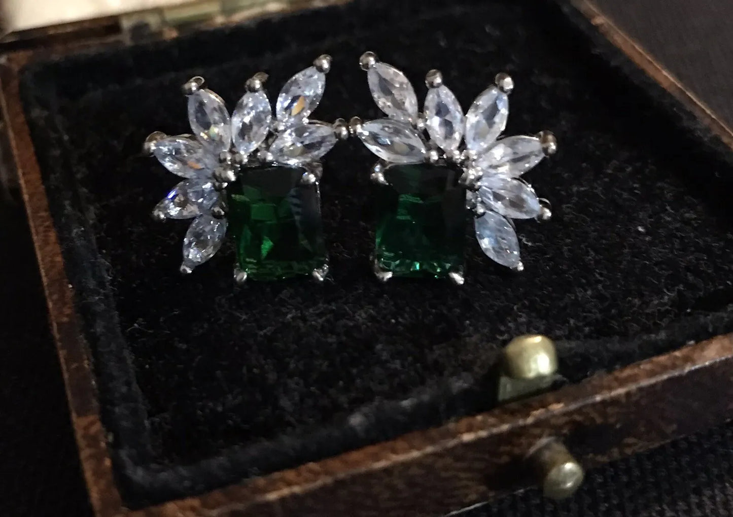 18K White Gold Plated Green And White Crystal Earrings - Vintage Style