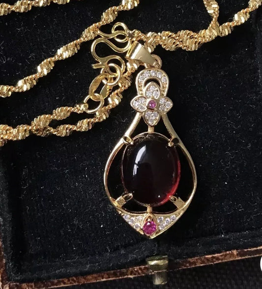 18K Gold Plated Red Agate, Crystal, And Zircon Necklace - Vintage Style