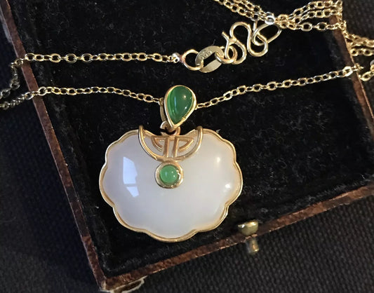 18K Gold Plated White And Green Chalcedony Necklace - Vintage Style