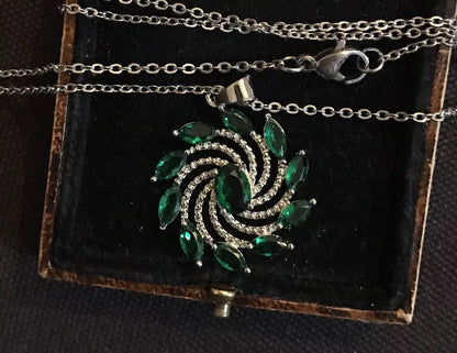 18K White Gold Plated Green Tourmaline And Zircon Necklace - Vintage Style