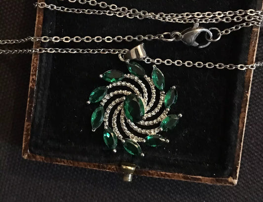 18K White Gold Plated Green Tourmaline And Zircon Necklace - Vintage Style