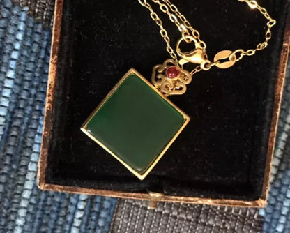 18K Gold Plated Green Chrysoprase And Red Agate Necklace - Vintage Style